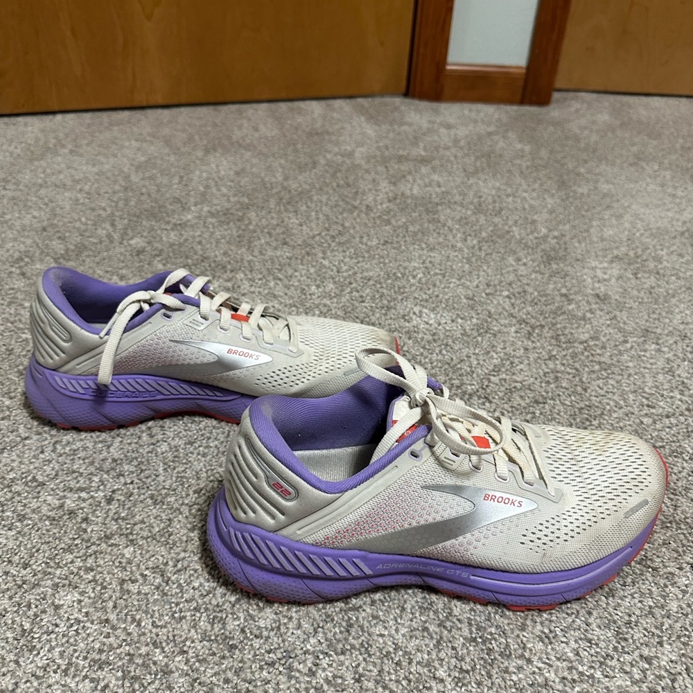 Brooks Women's Running Shoes - Light Gray and Purple